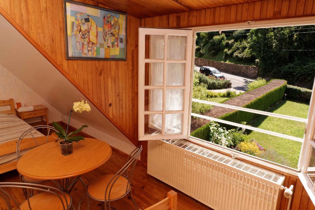 Chambres D'Hotes A Autun Habitación foto